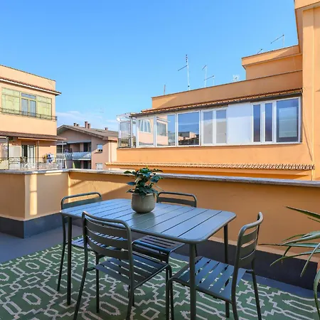 Spacious Bright And Cozy Penthouse With Terrace *