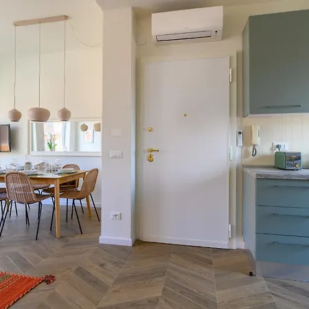 Spacious Bright And Cozy Penthouse With Terrace Roma