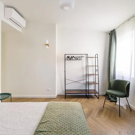 Spacious Bright And Cozy Penthouse With Terrace Roma
